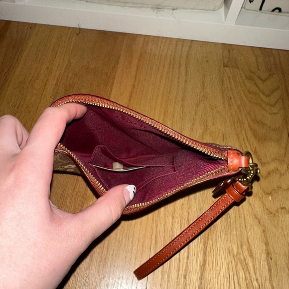 Coach floral wristlet - Picture 3 of 4